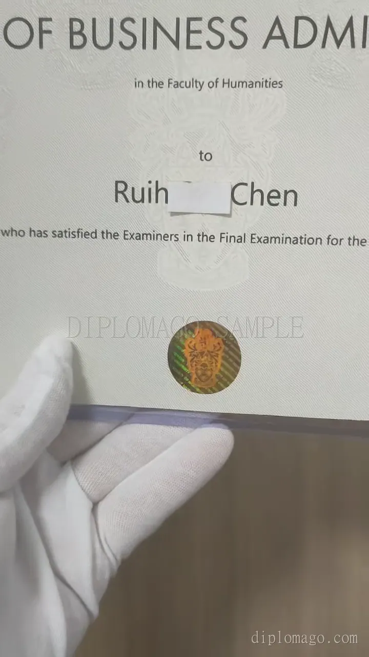商业证书金章三色反光短视频缩略图，展示印章压纹制作细节